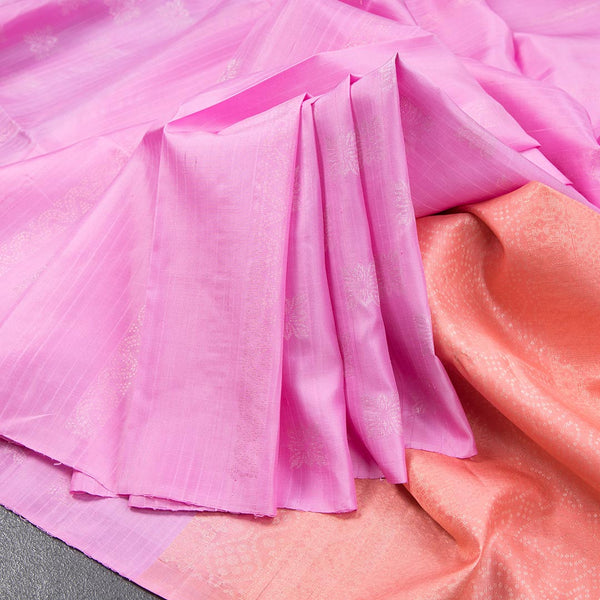 Light Pink Borderless Soft Silk Saree With Floral Zig Zag Design In Gold And Silver Zari