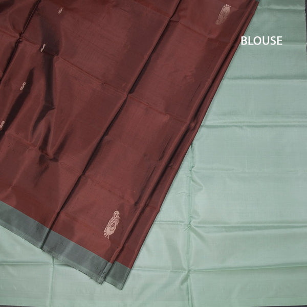Vaazhai Naar Cinnamon Brown Saree With Thread Buttas And Contrast Pallu