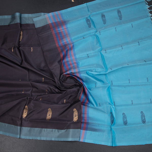 Vaazhai Naar Dark Brown Saree With Thread Buttas And Contrast Pallu