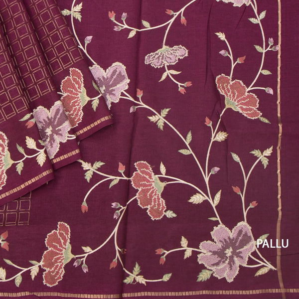 KSRTSR42215-3-Raw-Silk-Wine-Colour-Zari-Checked-Saree-And-Floral-Thread-Border-02-pallu