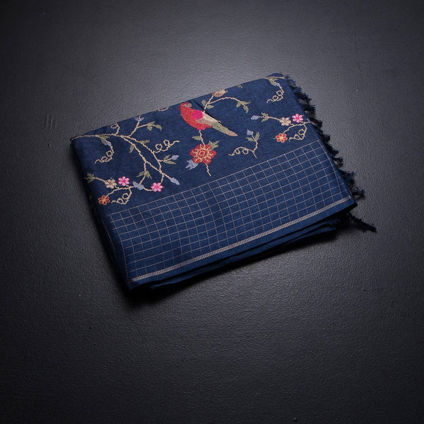 KSRTSR42305-1-Raw-Silk-Dark-Blue-Thread-Work-Saree-With-Birds-Design-fold
