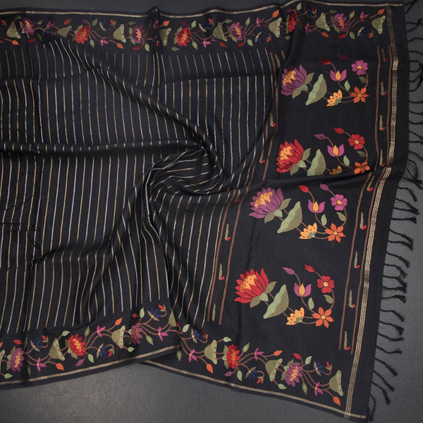 KSRTSR42323-4-Raw-Silk-Black-Zari-Stripes-Saree-And-Thread-Border-02-crush