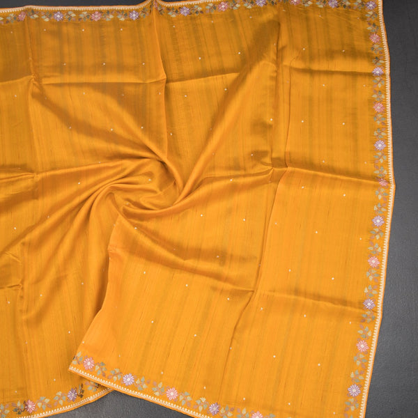 KSRTSR42334-4-Raw-Silk-Mango-Yellow-Saree-With-Zari-buttas-And-Thread-Border-03-crush