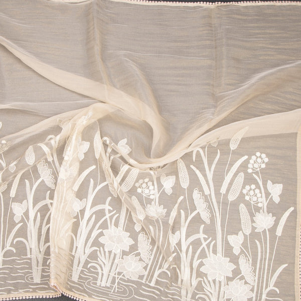 KSRTSR42357-4-Organza-Cream-Floral-Thread-Work-Saree-04-crush