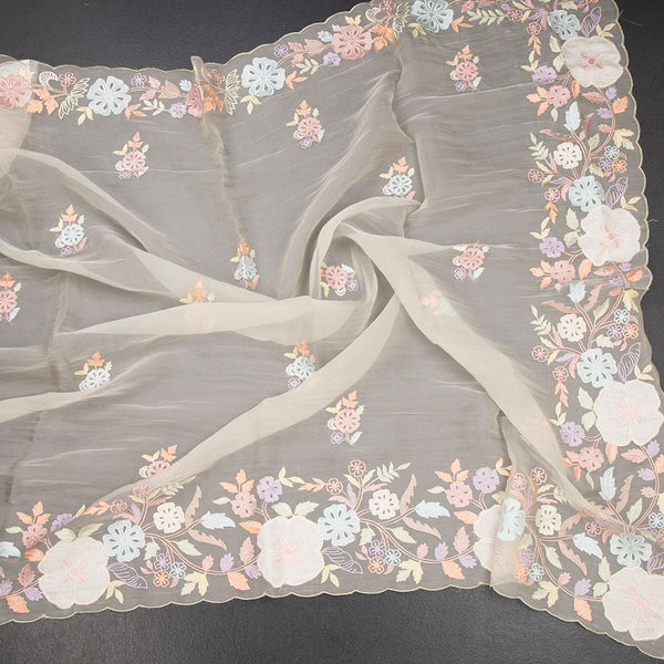 KSRTSR42367-4-Organza-Cream-Floral-Thread-Work-Saree-05-crush