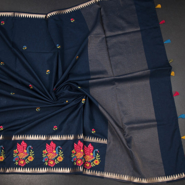 KSRTSR42462-4-Raw-Silk-Dark-Blue-Thread-Work-Saree-03-crush
