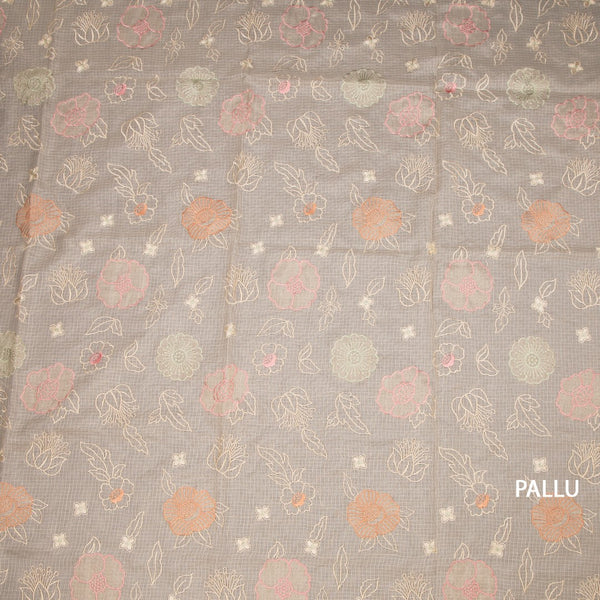 KSRTSR42512-2-Kota-Cream-Borderless-Saree-With-Floral-Thread-Work-pallu