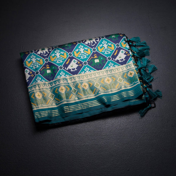 KSRTSR42529-1-Banaras-Peacock-Green-Ikkat-Pattern-Saree-fold