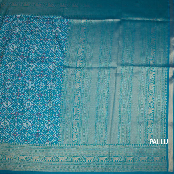KSRTSR42537-2-Banaras-Peacock-Blue-Ikkat-Pattern-Saree-pallu