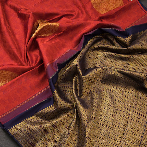 Maroon Borderless Kanchipuram Silk Saree With Floral Circle Motif On Body