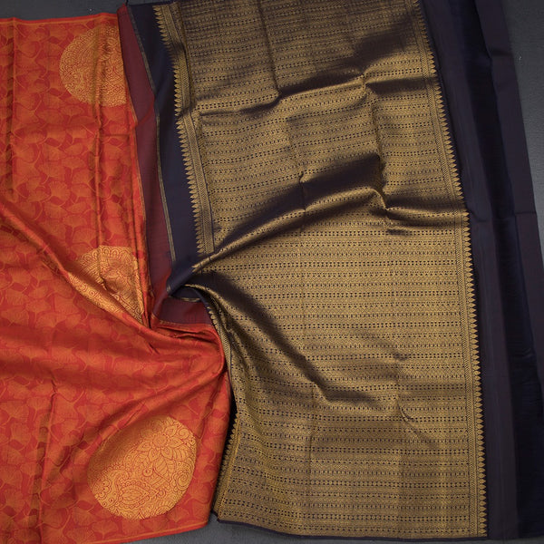 Brick Red Borderless Thread Work Saree And Contrast Pallu