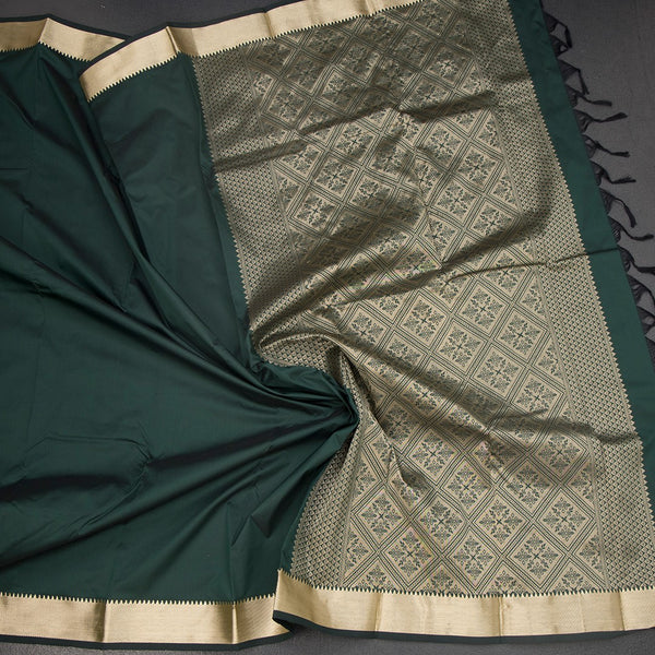 KSSMLSR42110-5-Semi-Silk-Plain-Dark-Green-Saree-And-Zari-Border-crush