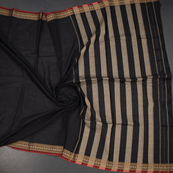 KSSRSSR42440-4-Dharwad-Cotton-Black-Plain-Saree-And-Thread-Border-03-crush