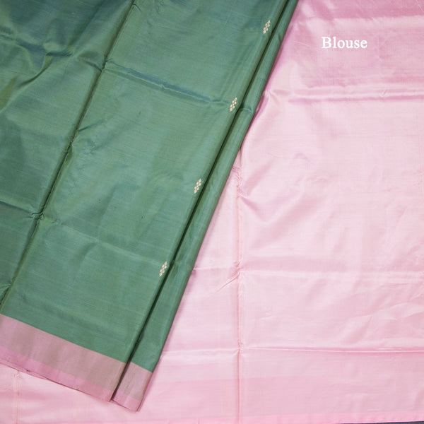 Vaazhai Naar Mehandi Green Saree With Thread Buttas And Contrast Pallu 02