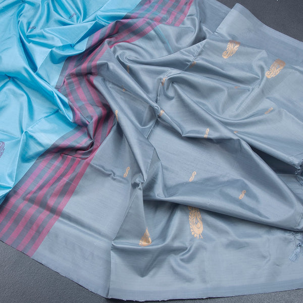 Vaazhai Naar Light Blue Saree With Thread Buttas And Contrast Pallu