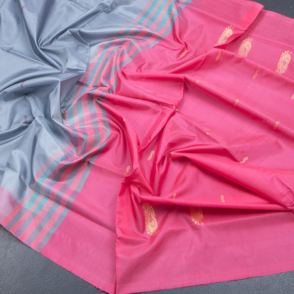 Vaazhai Naar Grey Saree With Thread Buttas And Contrast Pallu