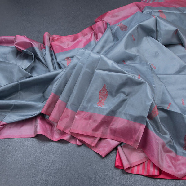 Vaazhai Naar Grey Saree With Thread Buttas And Contrast Pallu 02