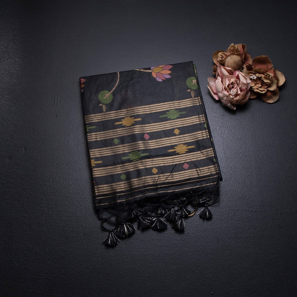 Silk Cotton Black Borderless Thread Work Saree In Floral Creeper Design
