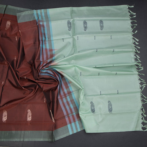 Vaazhai Naar Cinnamon Brown Saree With Thread Buttas And Contrast Pallu