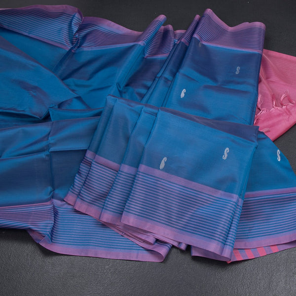 Vaazhai Naar Shot Colour Saree With Thread Buttas And Contrast Pallu 04