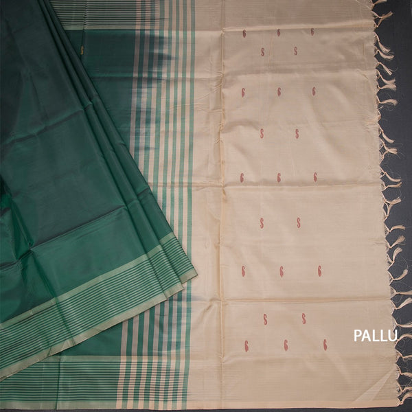 Vaazhai Naar Bottle Green Saree With Thread Buttas And Contrast Pallu