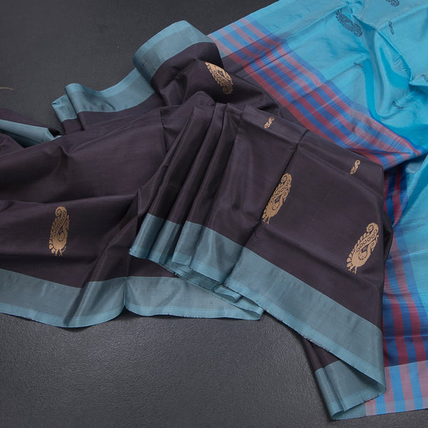 Vaazhai Naar Dark Brown Saree With Thread Buttas And Contrast Pallu