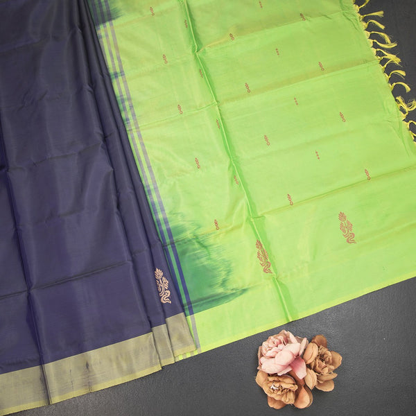 KSRTSR42097-1-Vaazhai-Naar-Ink-Blue-Saree-With-Thread-Buttas-And-Contrast-Pallu-fold