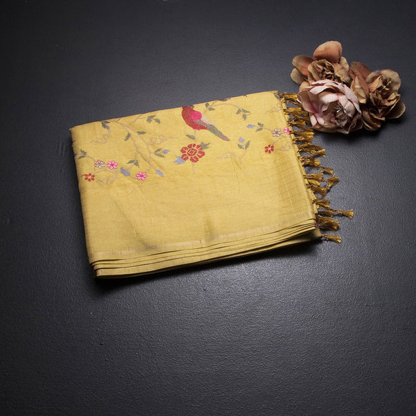 KSRTSR42132-1-Raw-Silk-Yellow-Zari-With-Thread-Work-Saree-In-Birds-Design-fold