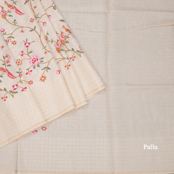 KSRTSR42136-3-Raw-Silk-Cream-Zari-With-Thread-Work-Saree-In-Birds-Design-pallu