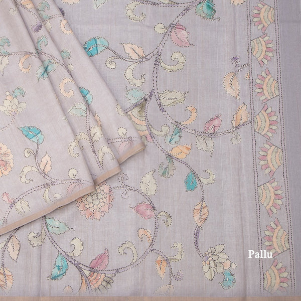 KSRTSR42165-3-Semi-Raw-Silk-Grey-Printed-Saree-With-Floral-Creeper-Design-03-pallu