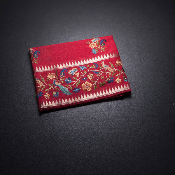 KSRTSR42208-1-Raw-Silk-Red-Floral-Thread-Work-Saree-02-fold