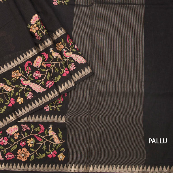 KSRTSR42209-3-Raw-Silk-Black-Floral-Thread-Work-Saree-pallu
