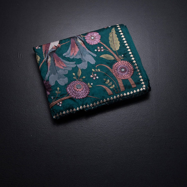KSRTSR42212-1-Raw-Silk-Peacock-Green-Thread-Work-Saree-With-Birds-Design-fold
