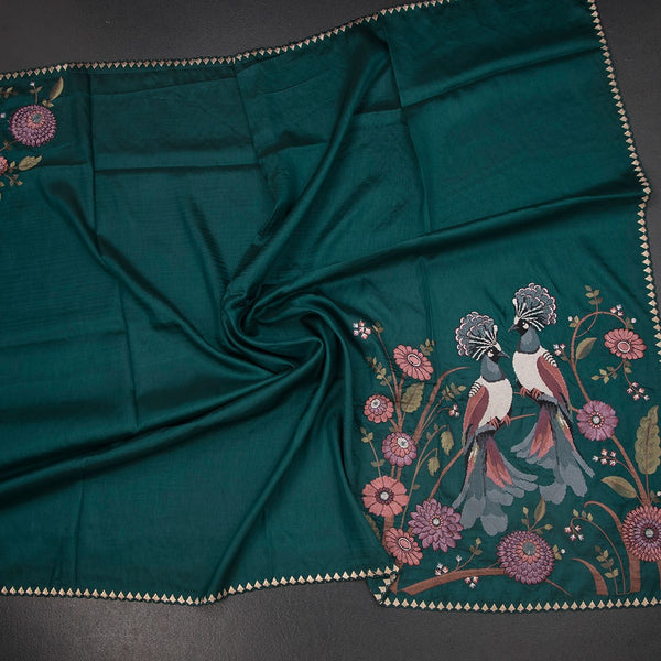 KSRTSR42212-5-Raw-Silk-Peacock-Green-Thread-Work-Saree-With-Birds-Design-crush