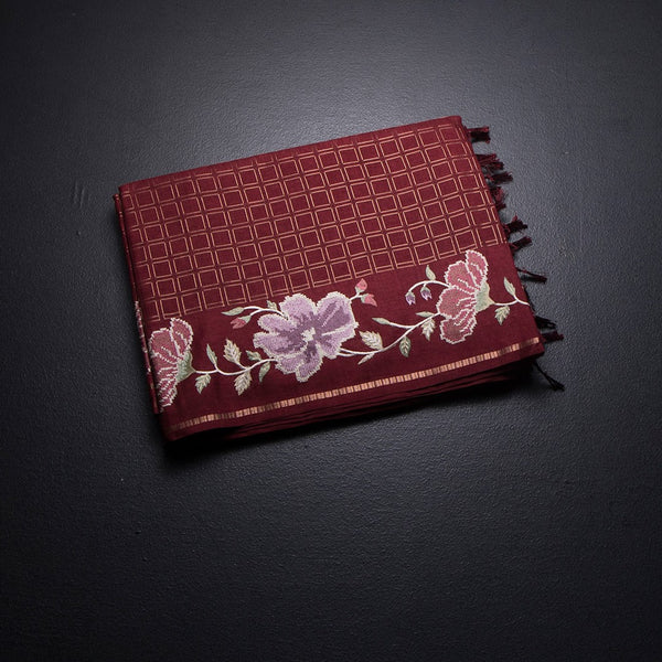 KSRTSR42216-1-Raw-Silk-Maroon-Zari-Checked-Saree-And-Floral-Thread-Border-02-fold
