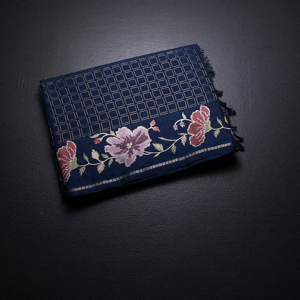 KSRTSR42220-1-Raw-Silk-Dark-Blue-Zari-Checked-Saree-And-Floral-Thread-Border-02-fold