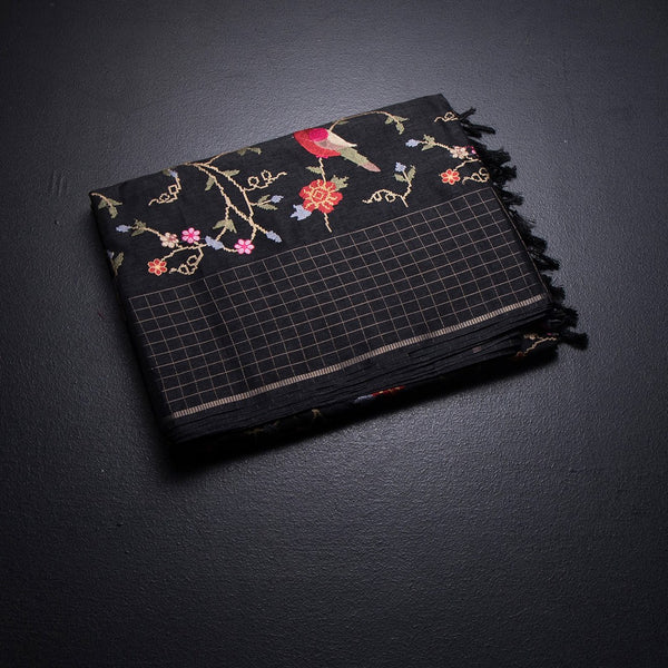 KSRTSR42300-1-Raw-Silk-Black-Thread-Work-Saree-With-Birds-Design-02-fold
