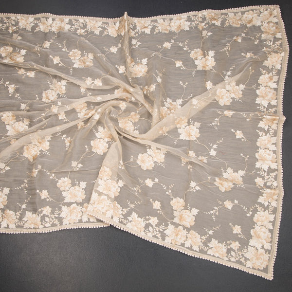 KSRTSR42344-4-Organza-Cream-Floral-Thread-Work-Saree-03-crush
