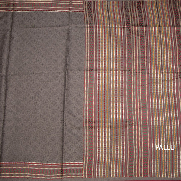 KSRTSR42385-2-Raw-Silk-Grey-Thread-Work-Saree-02-pallu