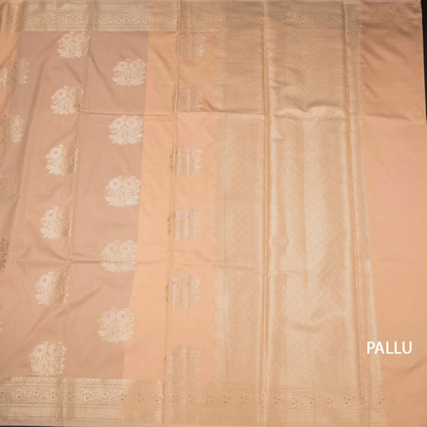 KSRTSR42498-2-Banaras-Peach-Floral-Zari-Worked-Saree-pallu