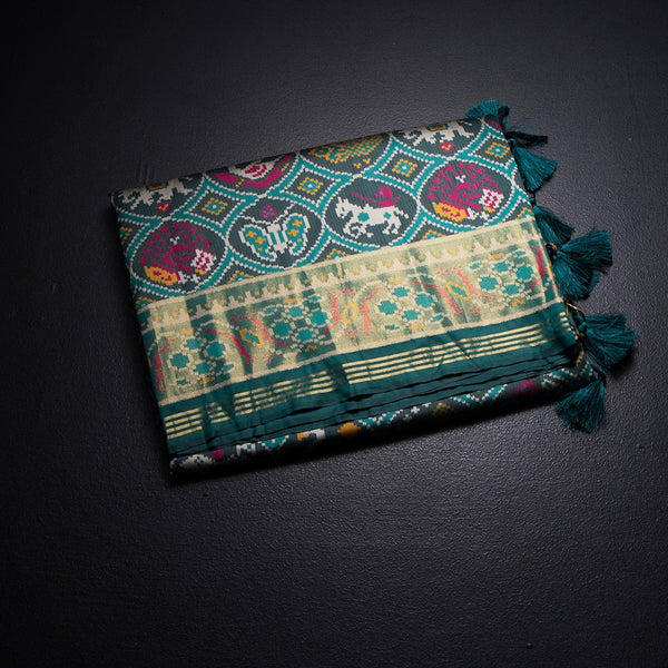 KSRTSR42522-1-Banaras-Dark-Green-Ikkat-Pattern-Saree-fold
