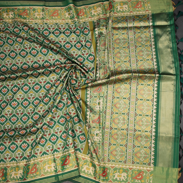 KSRTSR42526-4-Banaras-Dark-Green-Ikkat-Pattern-Saree-02-crush