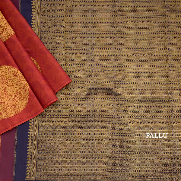 Maroon Borderless Kanchipuram Silk Saree With Floral Circle Motif On Body