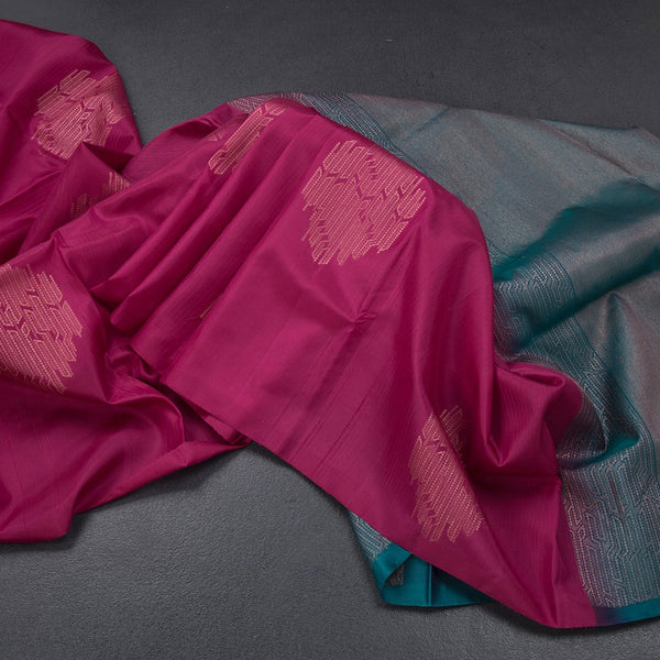 Dark Pink Borderless Soft Silk Saree With Contrast Pallu