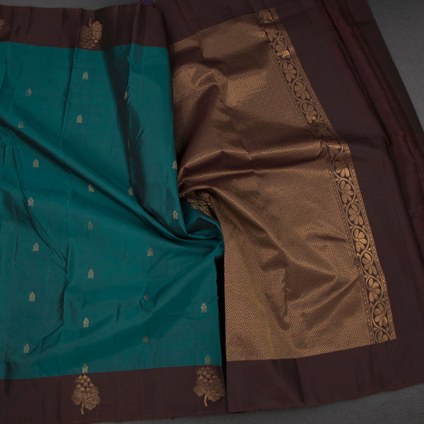 KSSMLSR42484-4-Peacock-Green-Silk-Saree-With-Zari-Buttas-And-Border-In-Floral-Design-crush