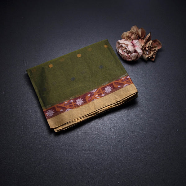 KTSR41985-1-Bengali-Cotton-Olive-Green-Saree-With-Thread-Buttas-fold