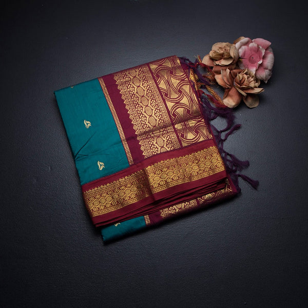 KTSR42012-1-Kalyani-Cotton-Peacock-Green-Zari-Worked-Saree-fold