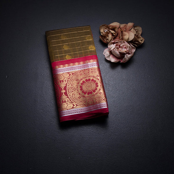 KTSR42030-1-Silk-Cotton-Golden-Brown-Zari-Worked-Saree-04-fold