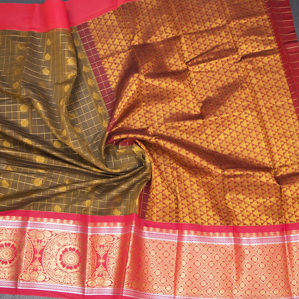 KTSR42030-5-Silk-Cotton-Golden-Brown-Zari-Worked-Saree-04-crush