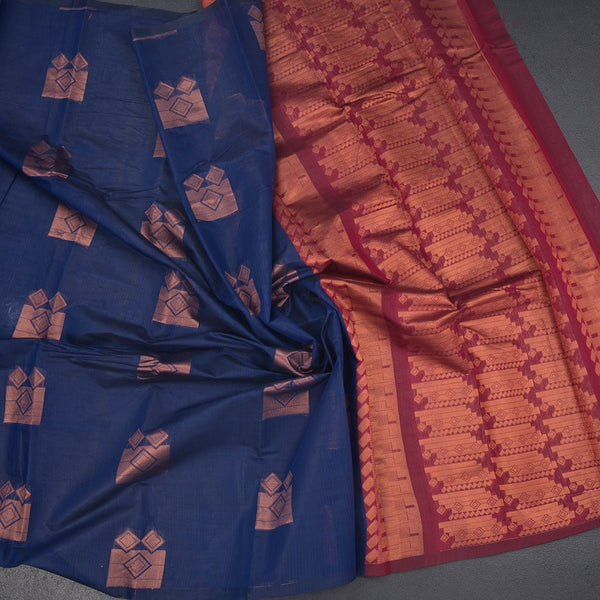 KTSR42031-5-Silk-Cotton-Dark-Blue-Zari-Worked-Saree-05-crush